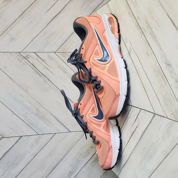 Peach Nike Air dictate 2 Size 8 sneakers - Picture 2 of 9